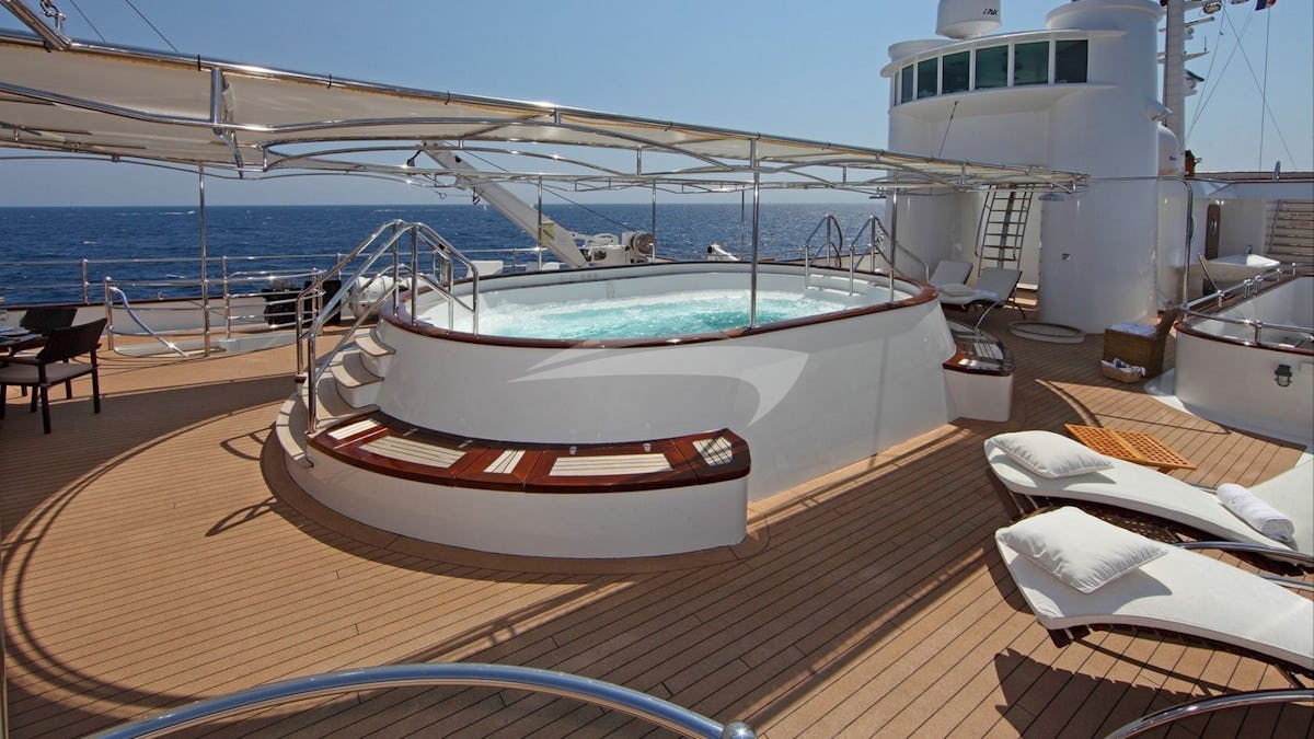 Jacuzzi and sundeck
