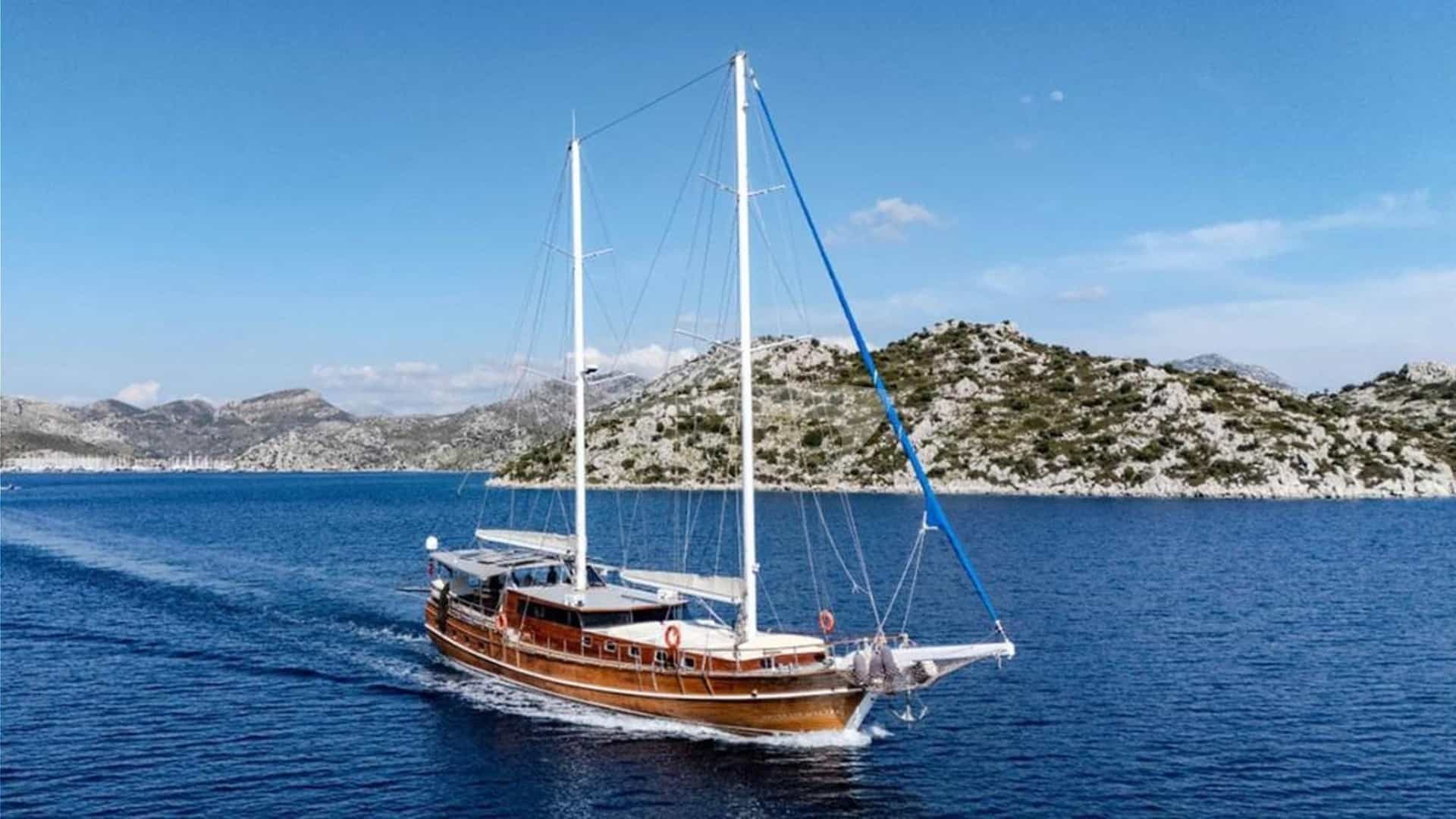 PRINCESS ALIZE yacht charter