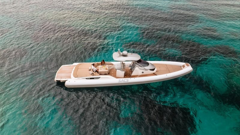 Sacs Strider chase boat