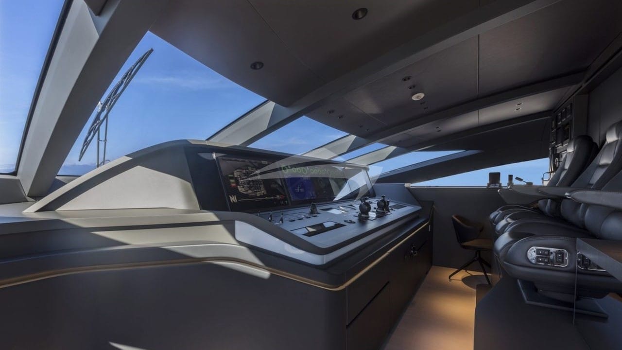 N1 Mangusta 165 REV Wheelhouse