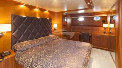 Master Cabin with Desk