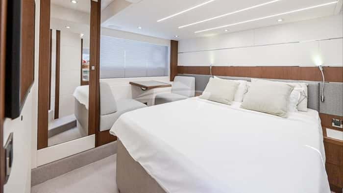 X 15m motor yacht charter, photo 3