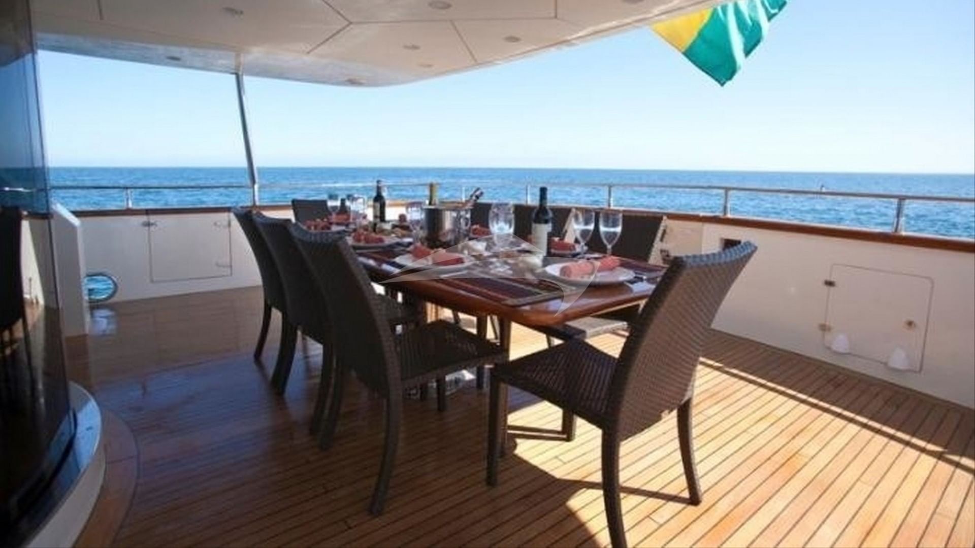 Deck dining