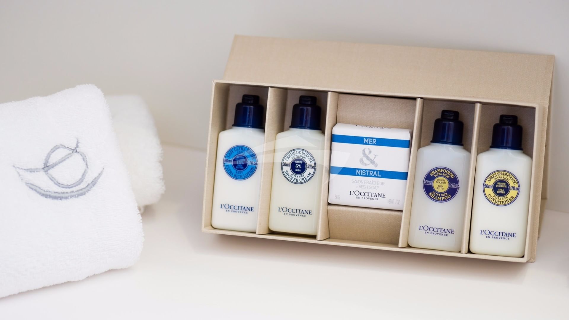 ARCTIC QUEEN TOILETRY