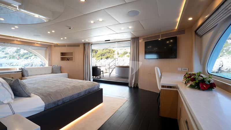 PRINCESS MELDA 39m motor yacht charter, photo 7