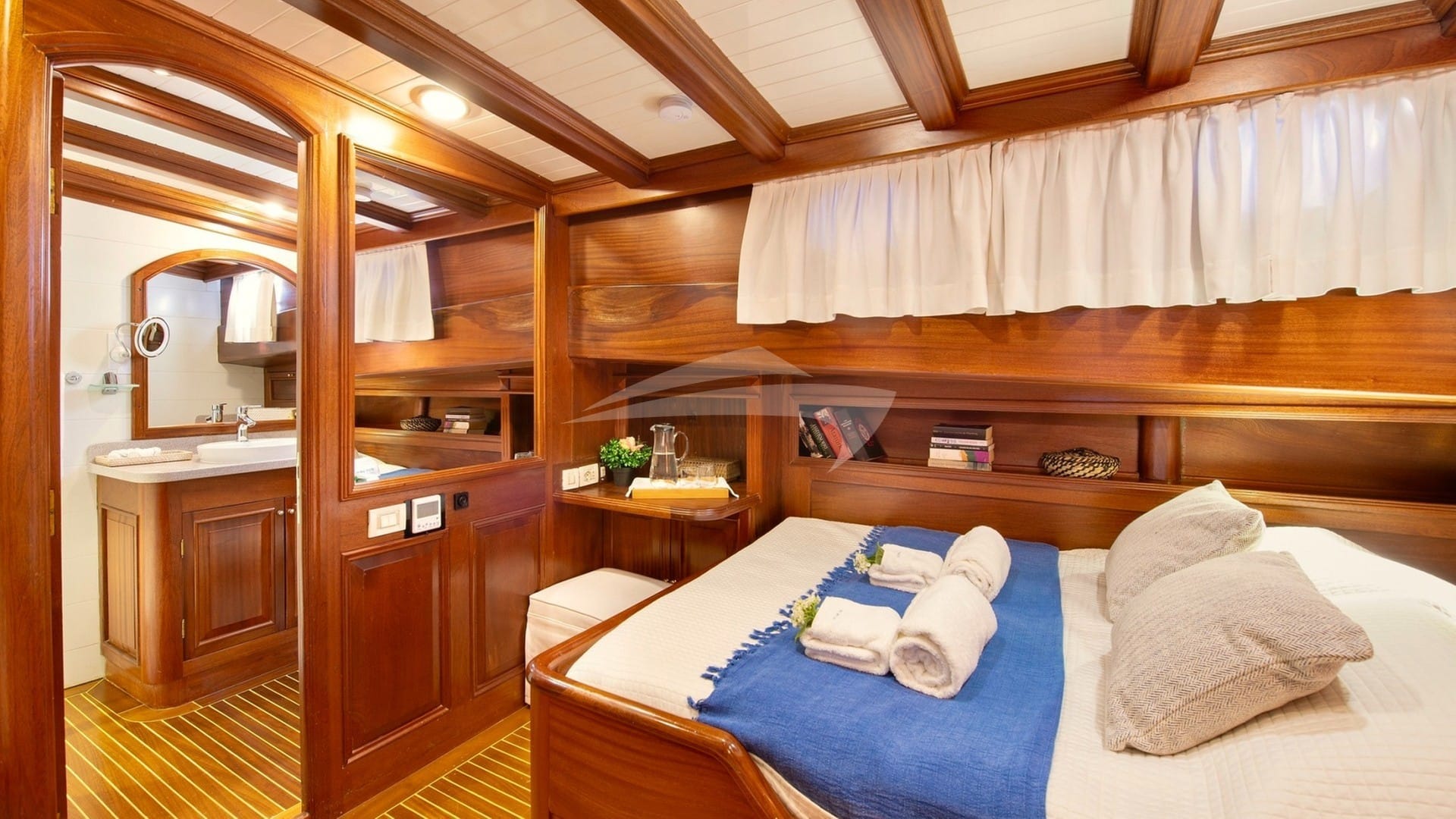 Double Cabin
