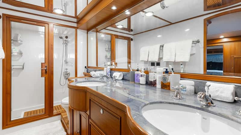 VIRGINIA SEA 28m motor yacht charter, photo 7