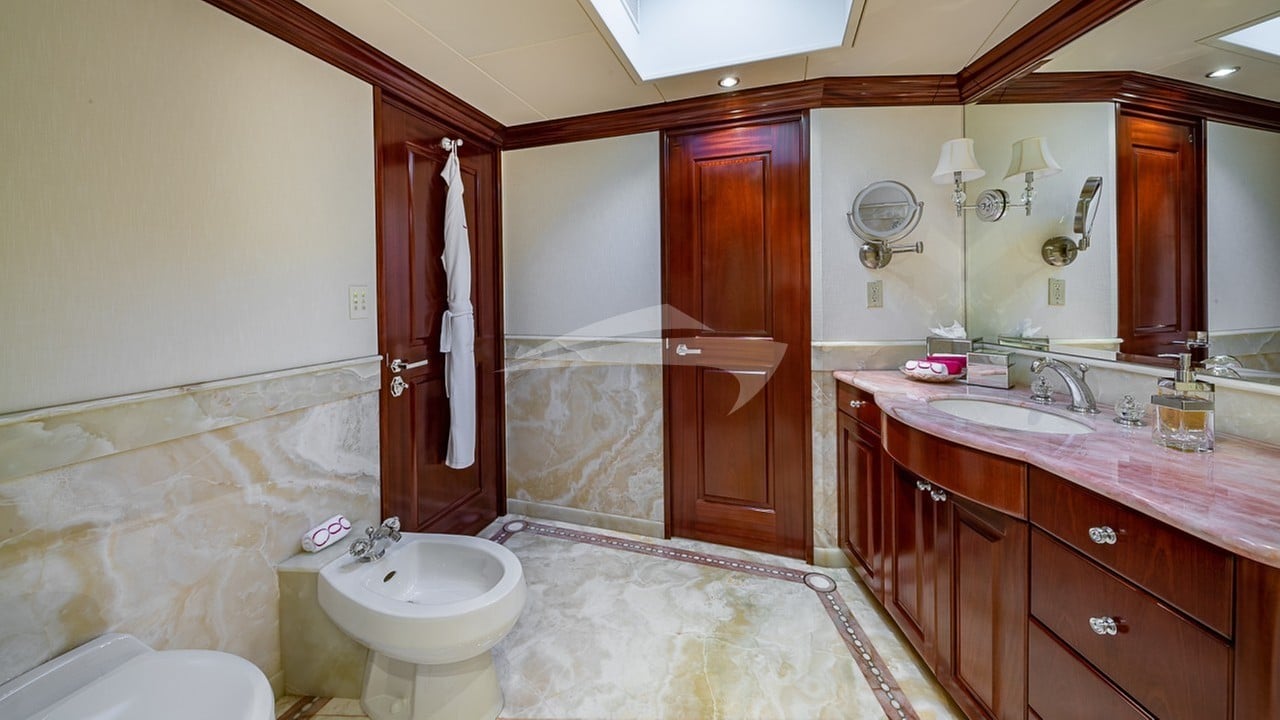 COCO RAY Master Ensuite