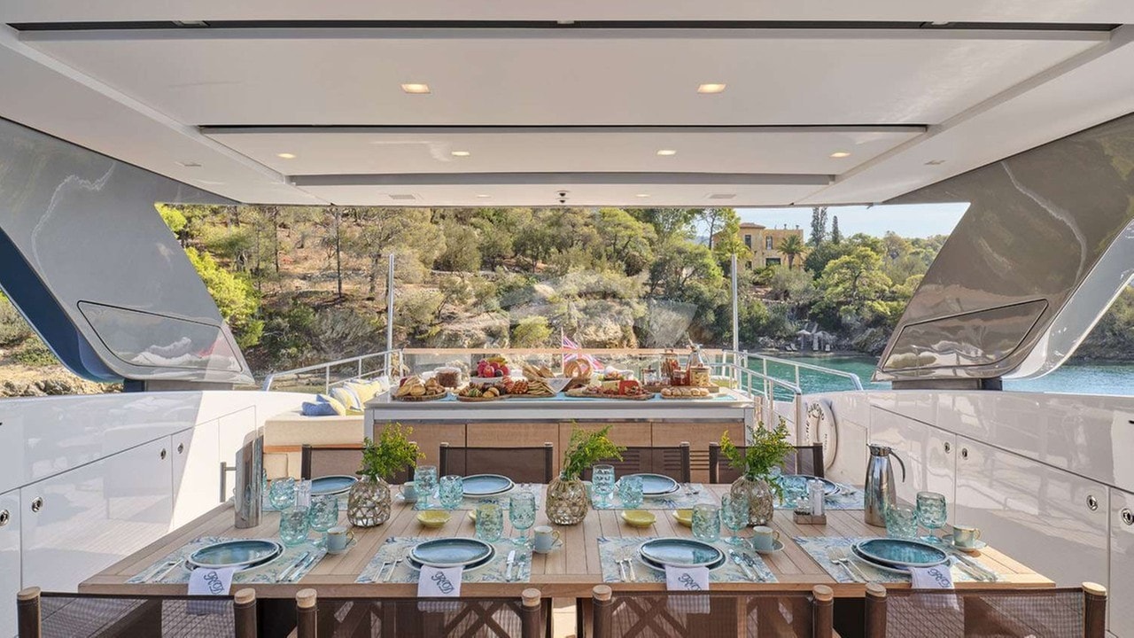 Upper Deck Dining