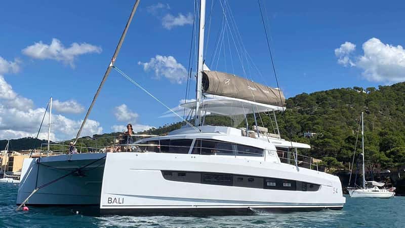 C SISTERS 17m sailing yacht charter