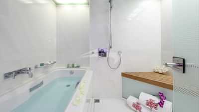Master en suite bath and shower