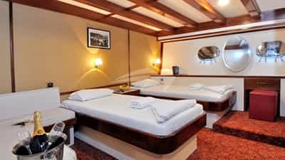 Twin cabin