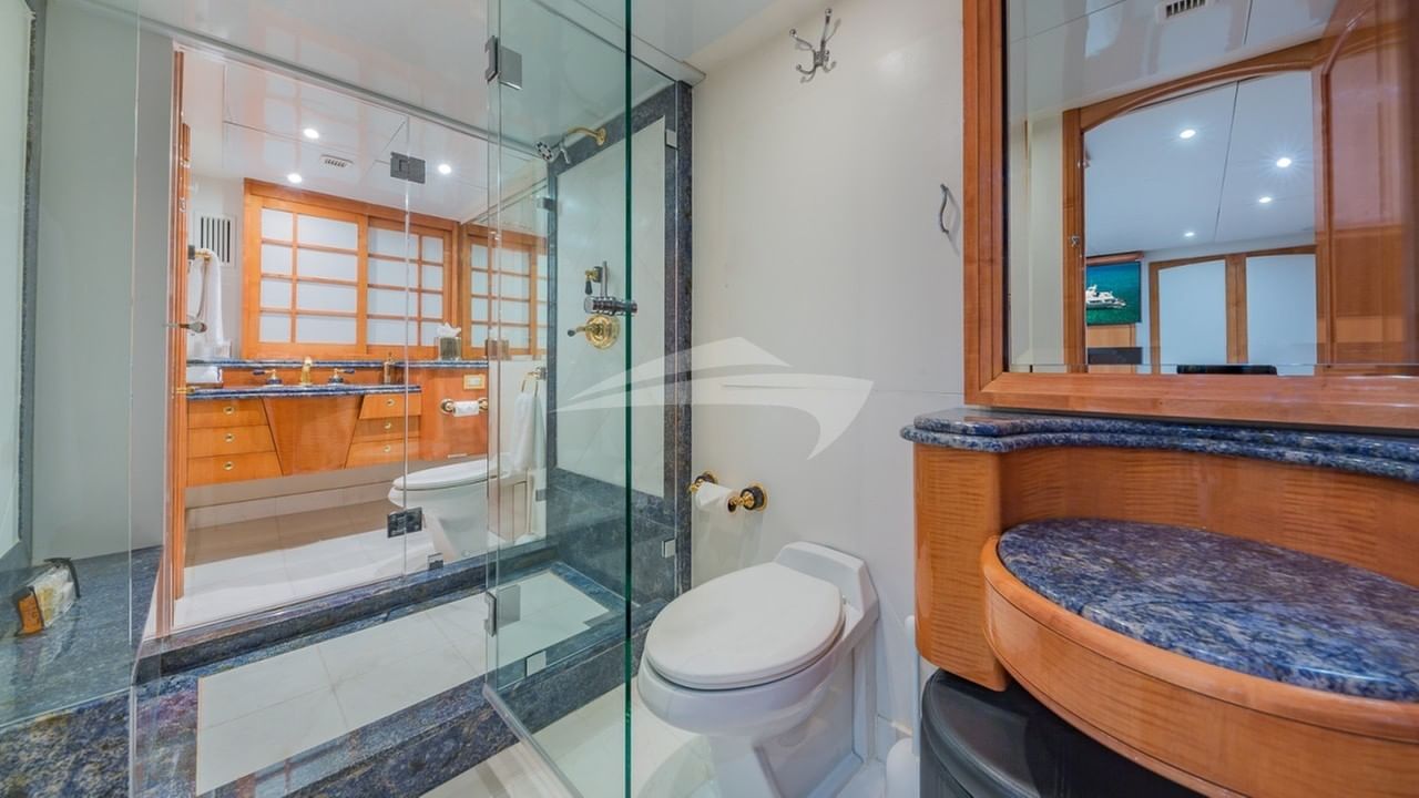 018 ROGUE Master Bath 2