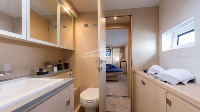 ENDLESS BEAUTY yacht charter photo 5
