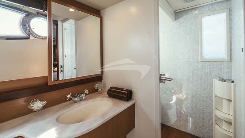 TO ESCAPE 21m motor yacht charter, photo 10
