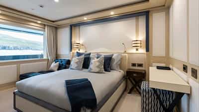 Guest double cabin