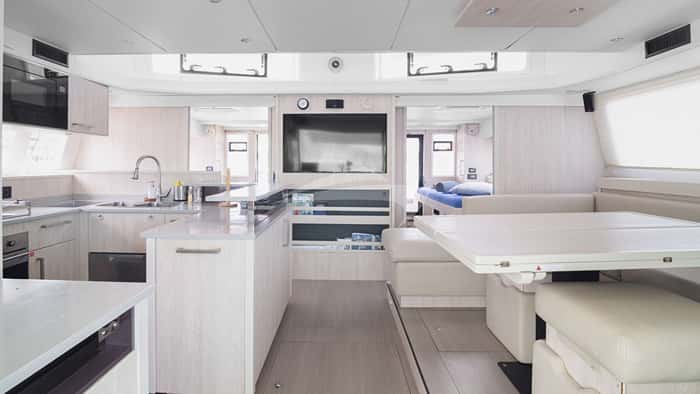 BETWEEN 18m sailing yacht charter, photo 2