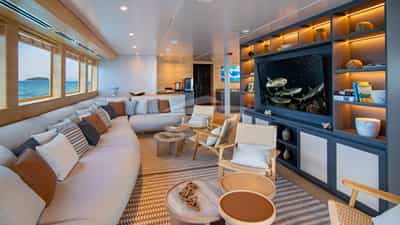 Tribute Lounge 1