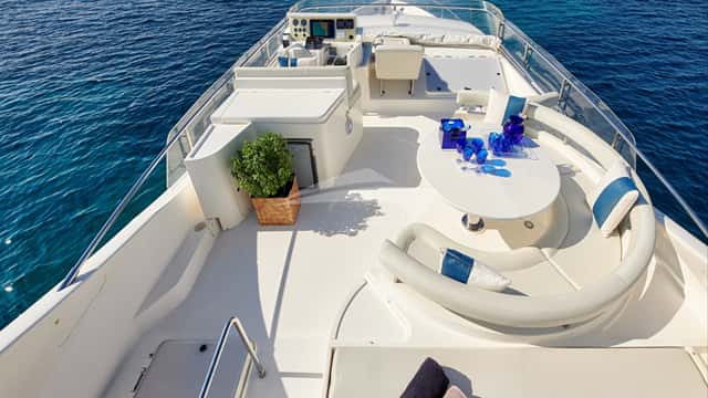 MIREN yacht charter photo 4
