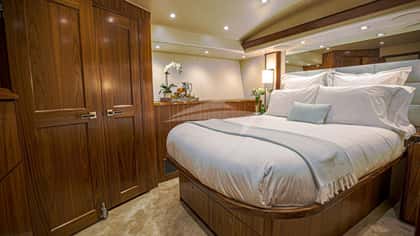 SPECULATOR 92 28m motor yacht charter, photo 6