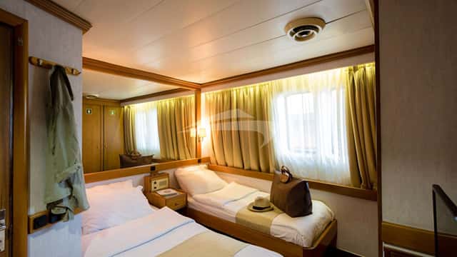 PANORAMA yacht charter photo 4