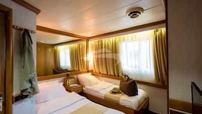Twin Cabin
