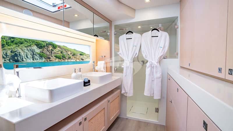 FOREVER YOUNG 17m motor yacht charter, photo 6