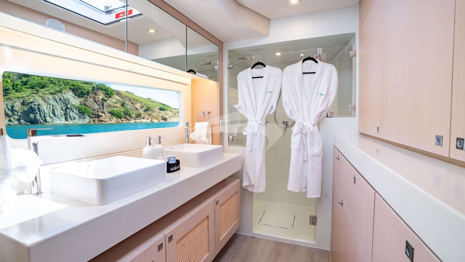 FOREVER YOUNG, Aufnahme aus dem Yachtportfolio 5
