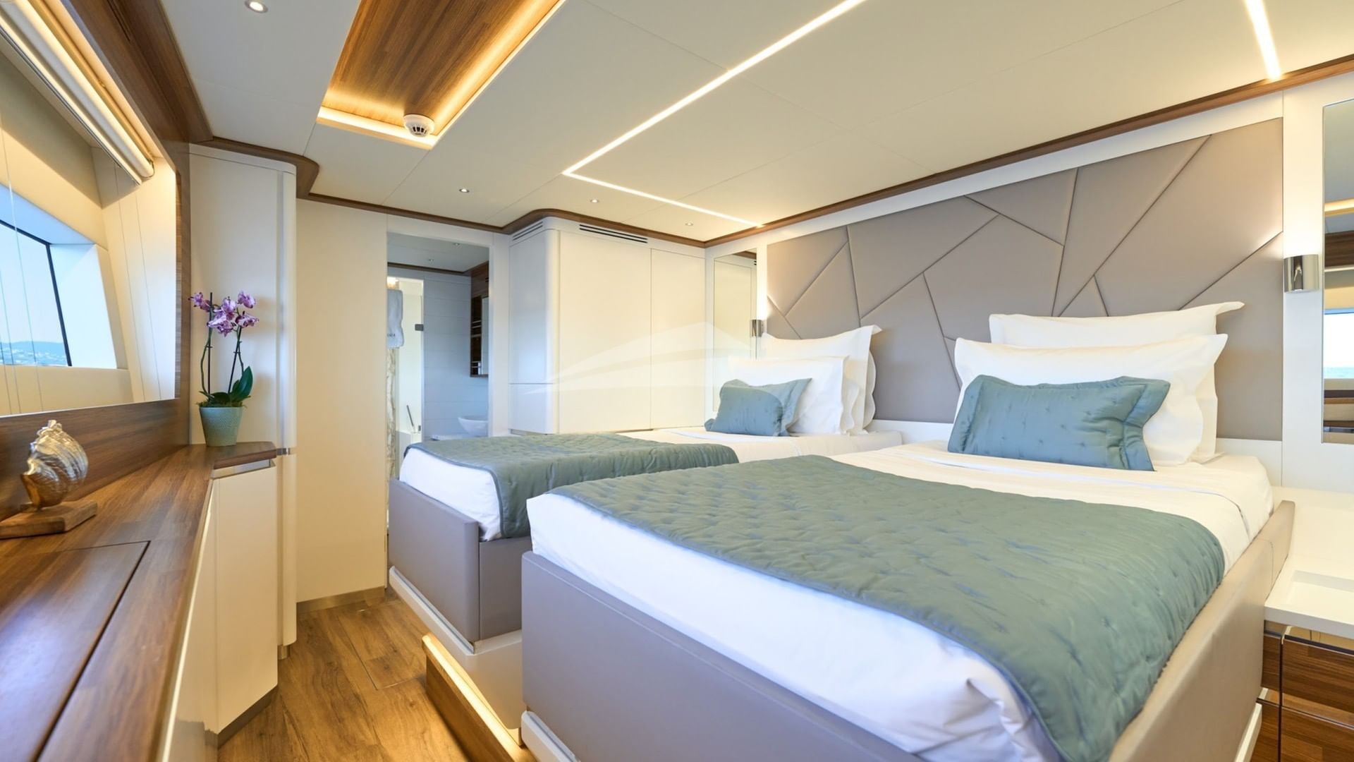 ATRAVERSIA guest cabin