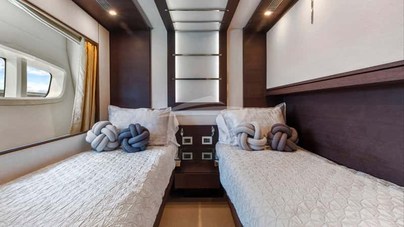 SCARLET 31m motor yacht charter, photo 9