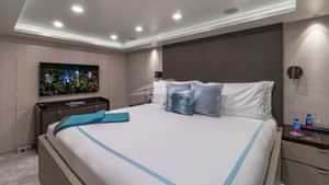 Lower deck double cabin