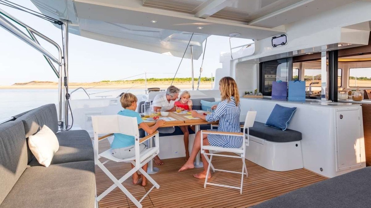 Deck Dining