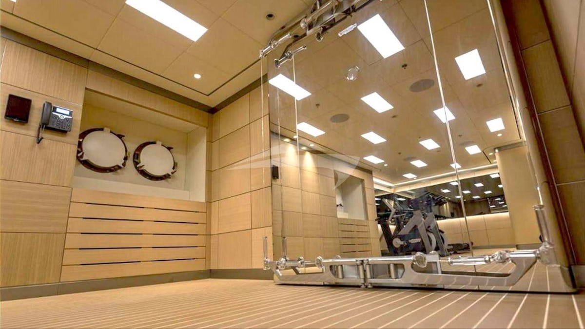 DREAM Yacht for Charter