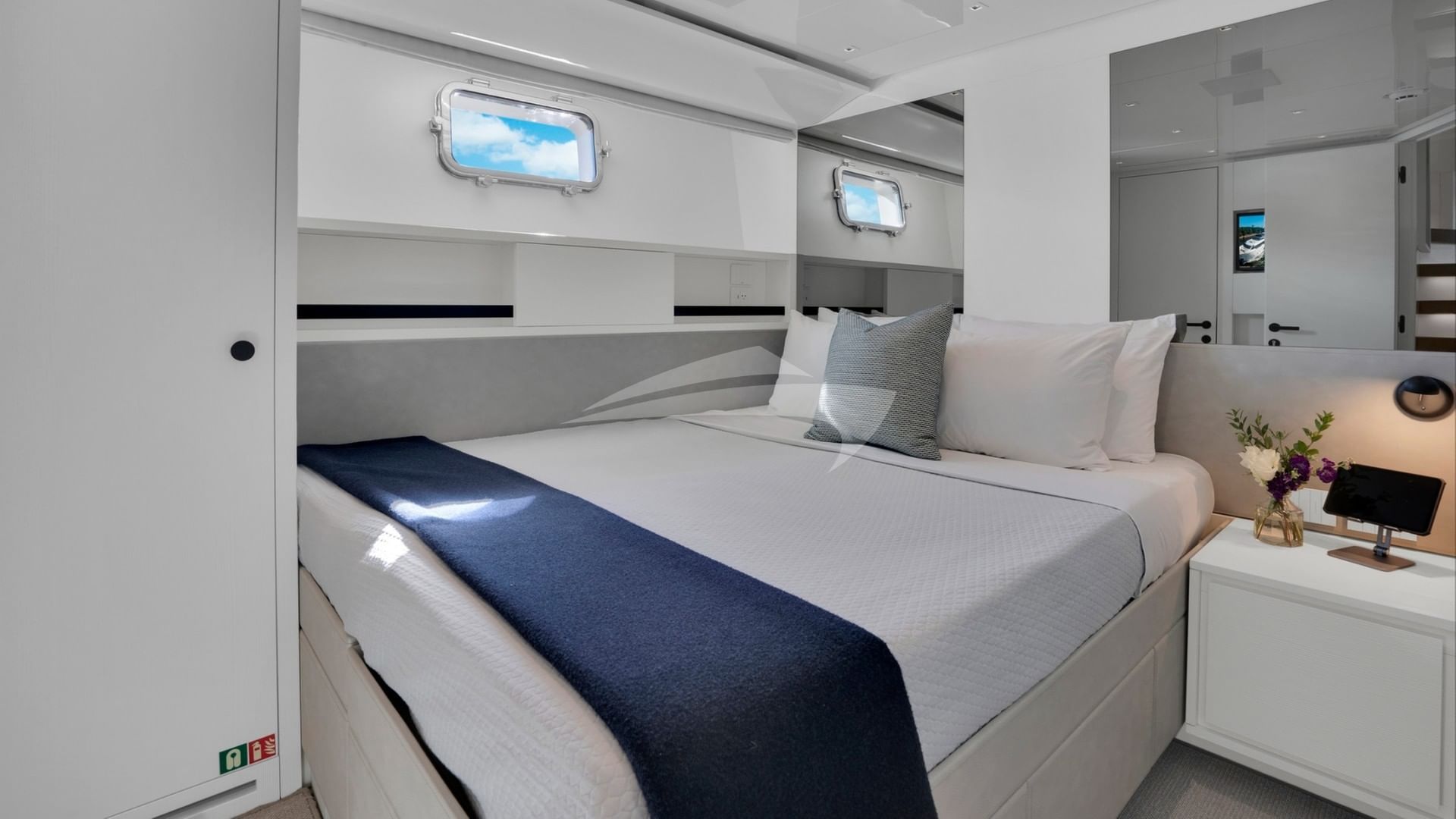 Port Fwd Guest Cabin