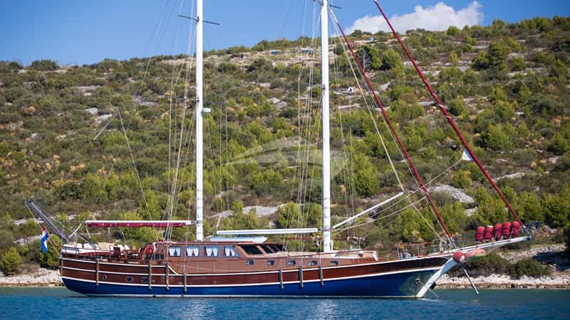 NOSTRA VITA 32m sailing yacht charter, photo 2