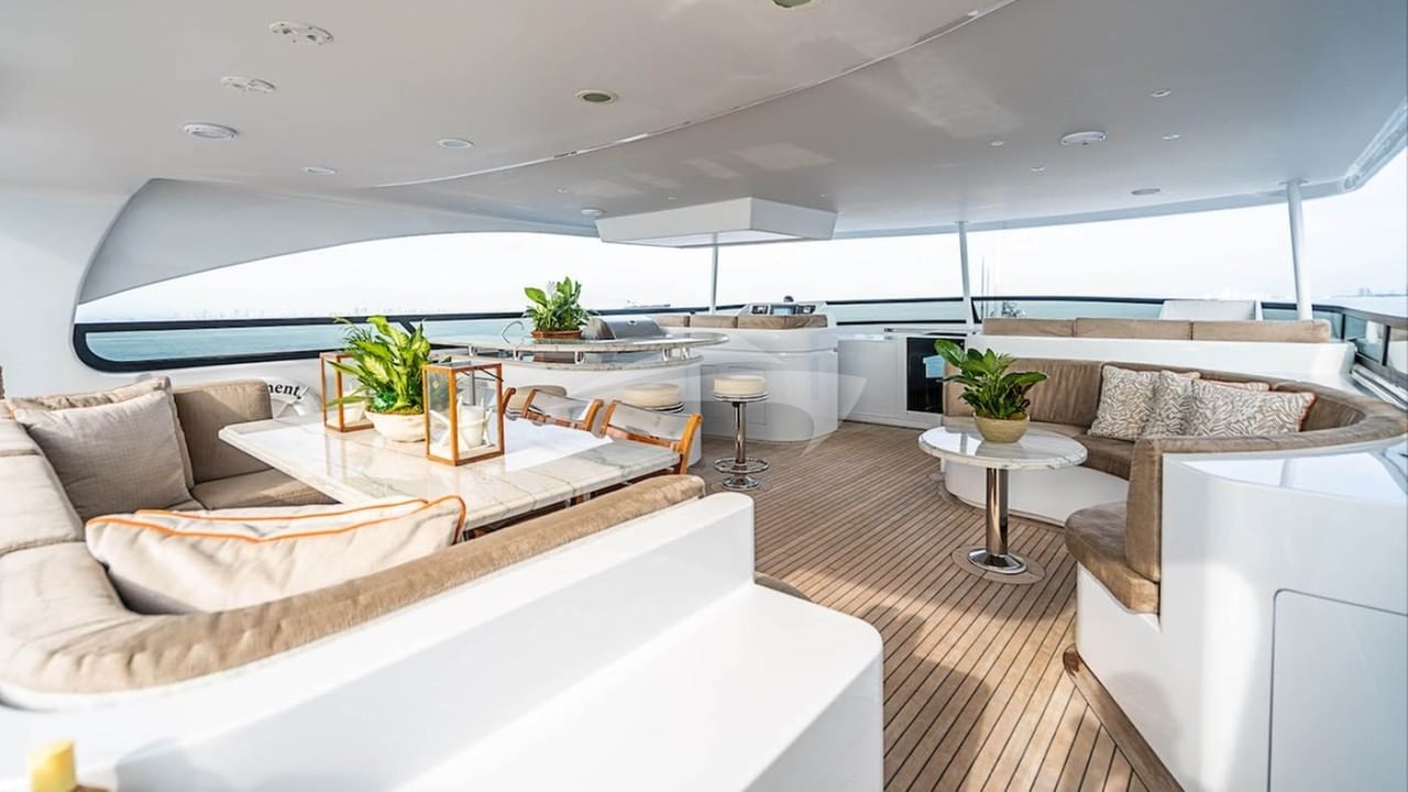 Sun Deck Dining & Seating