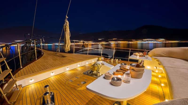 HAPPY DAYS 27m motor yacht charter, photo 5