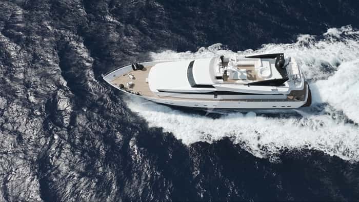 BELLINI 30m motor yacht charter, photo 3