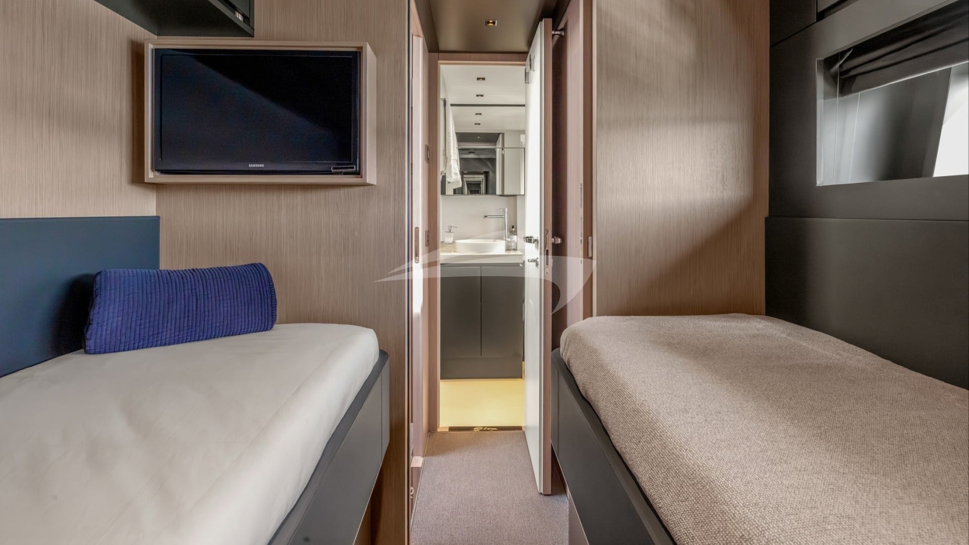 Twin Cabin
