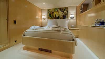Guest cabin