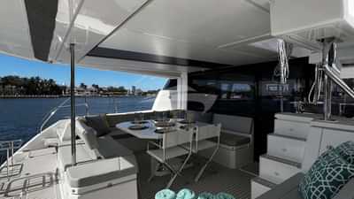 Cockpit/Aft dining area