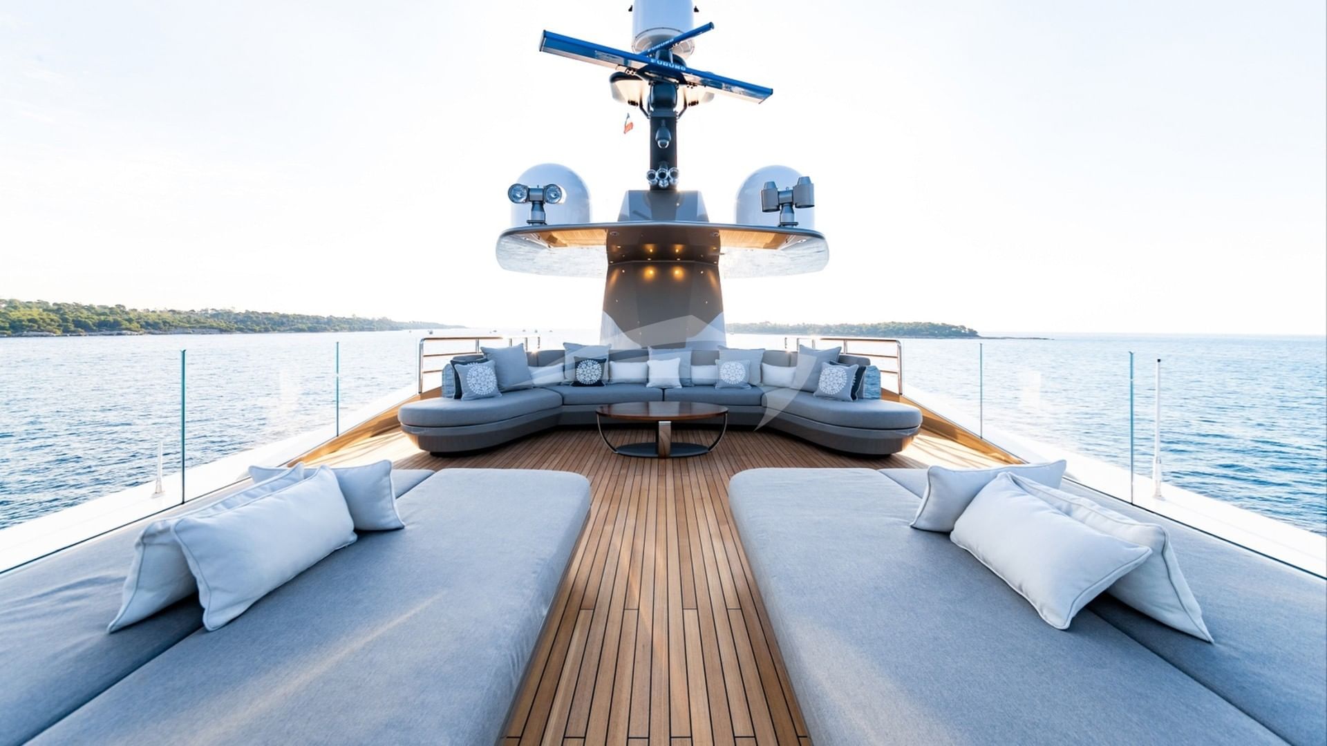 Sundeck and sun loungers