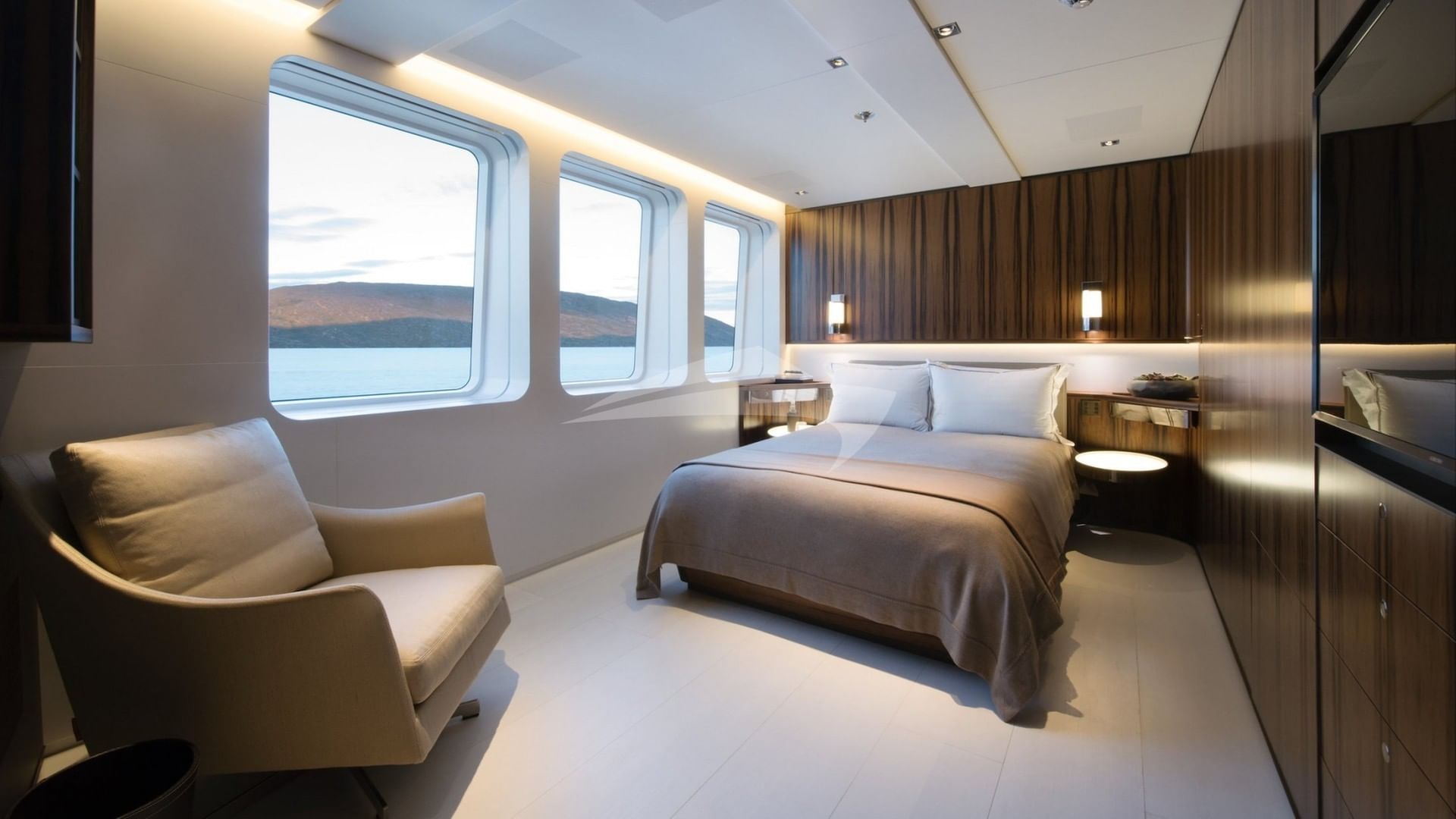 Upper Deck - VIP Cabin 1