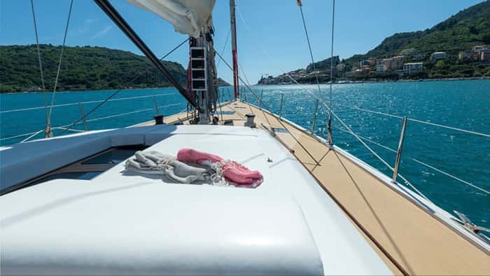 PURA FOLLIA 19m sailing yacht charter, photo 5