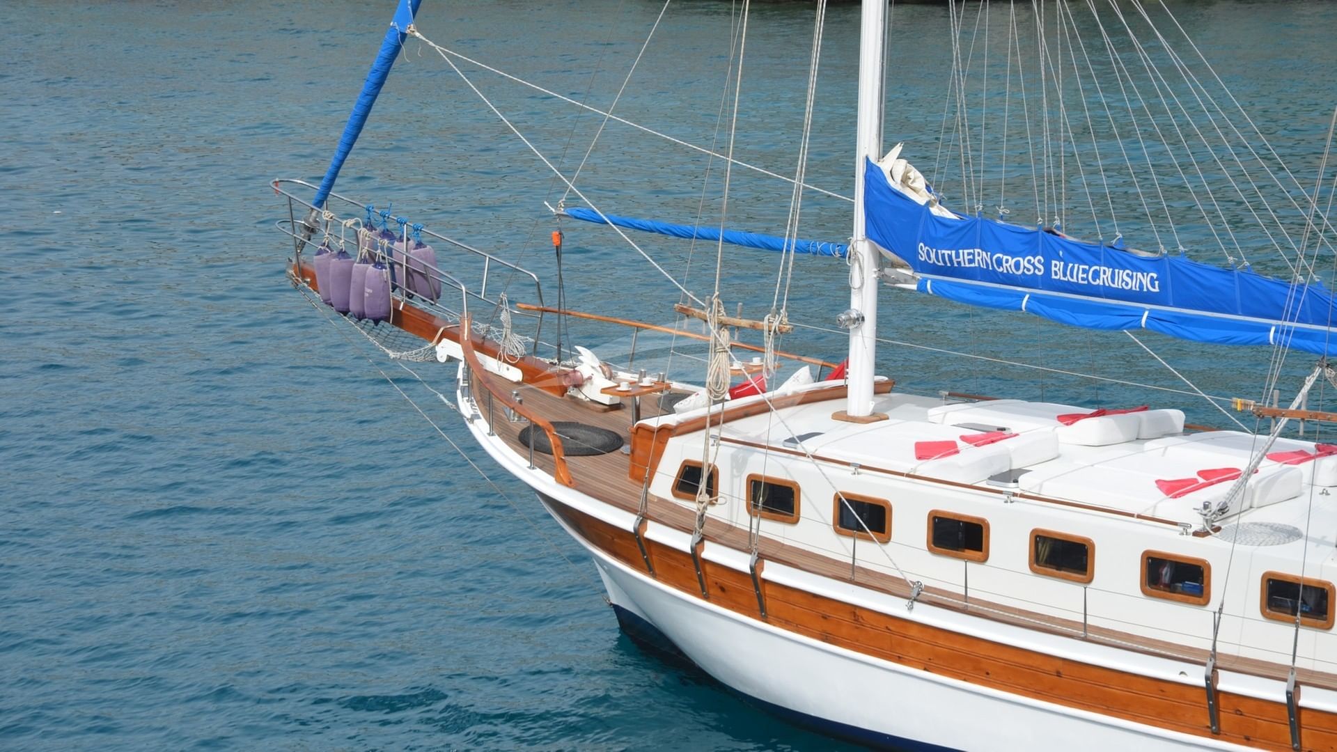 New epoxy laminate cabin 2016