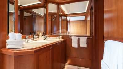 Master stateroom en suite bathroom