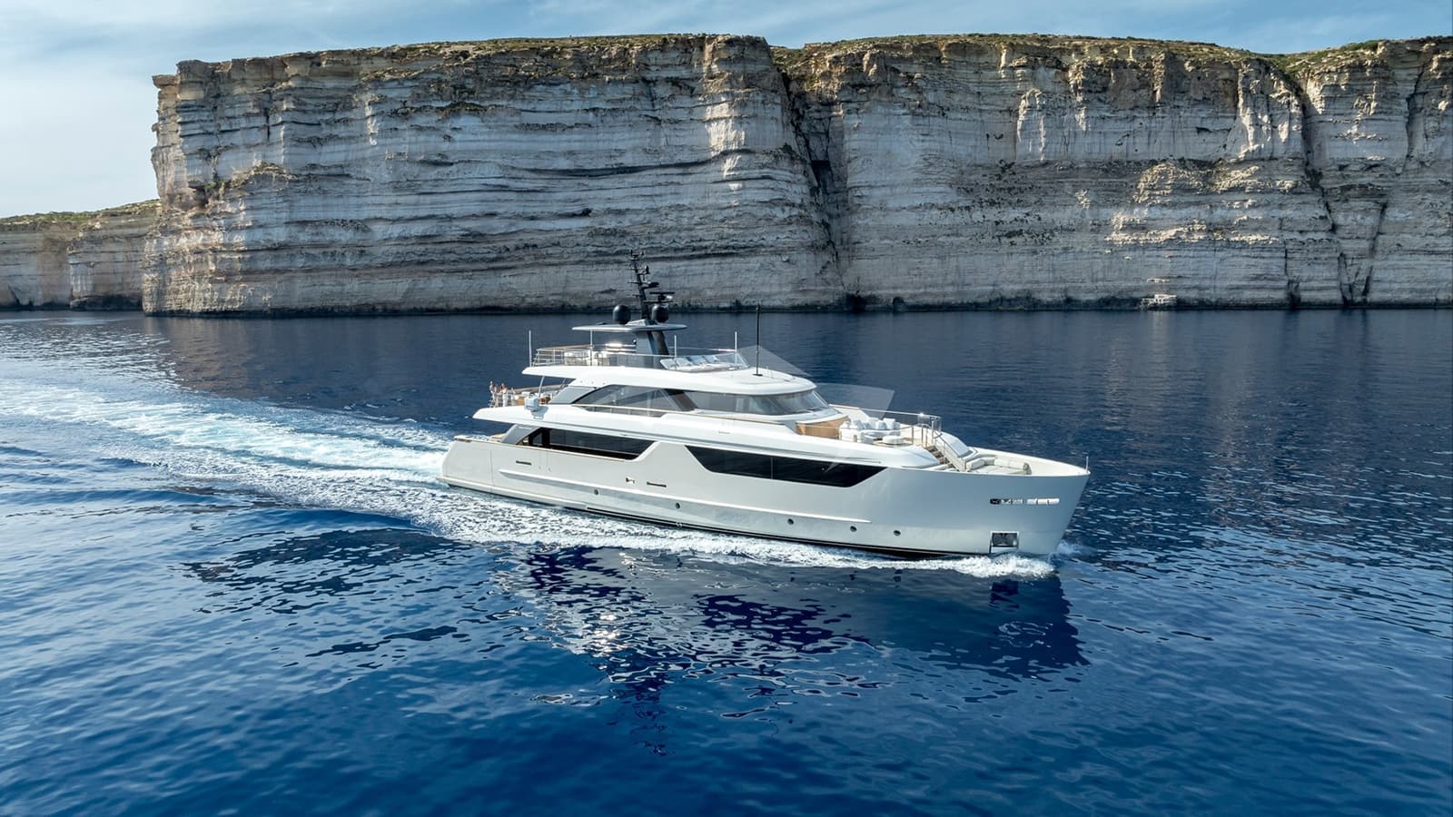UNIQUE S, Aufnahme aus dem Yachtportfolio 24