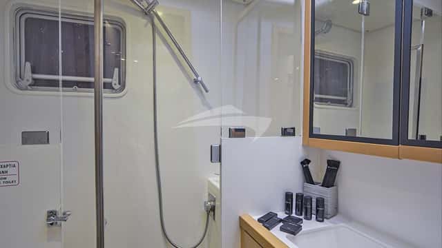 AURA yacht charter photo 5