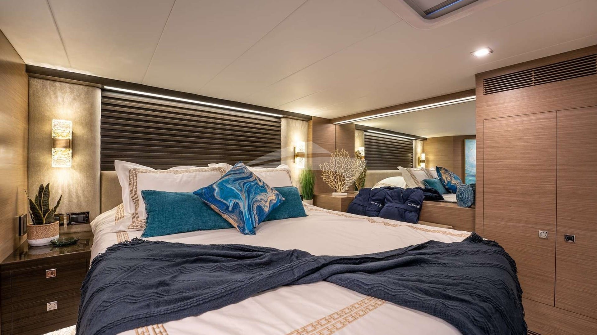 VIP Guest Queen Stateroom