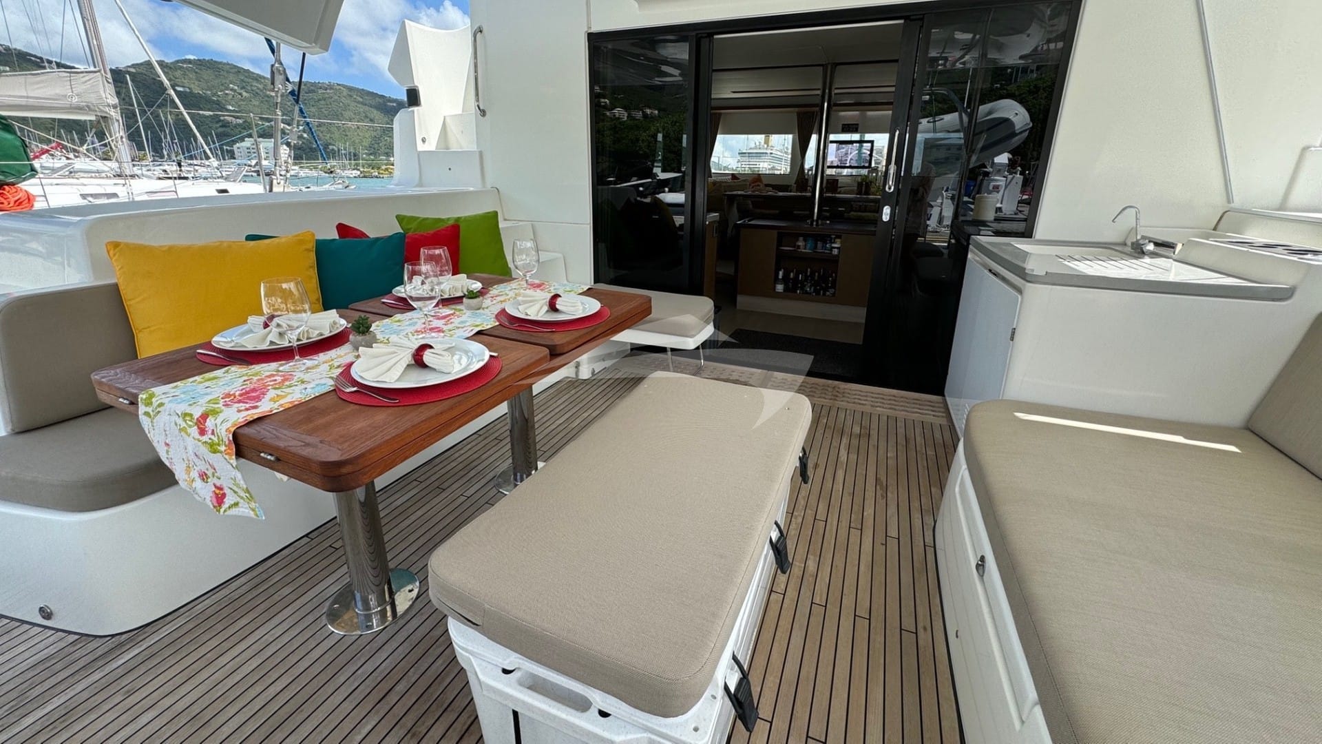 Cockpit area , with alfresco dining